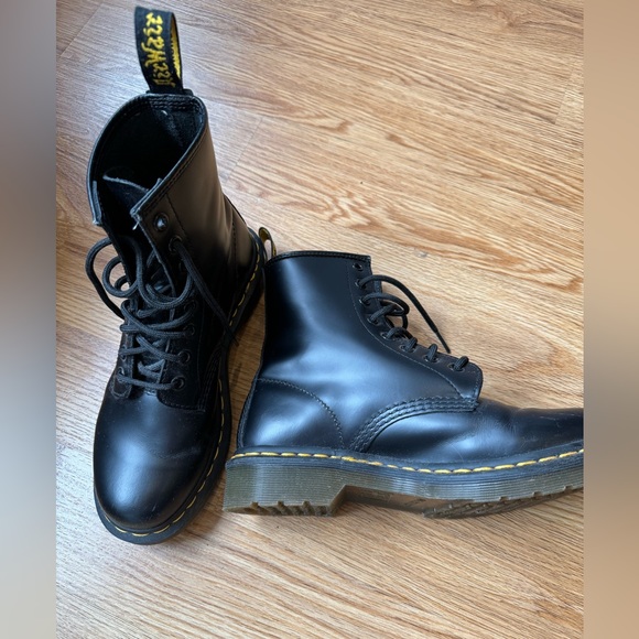 1460 WOMEN'S DR MARTENS - Picture 6 of 9